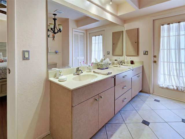 20 IDLE SANDS DRIVE, Venice, FL 34293