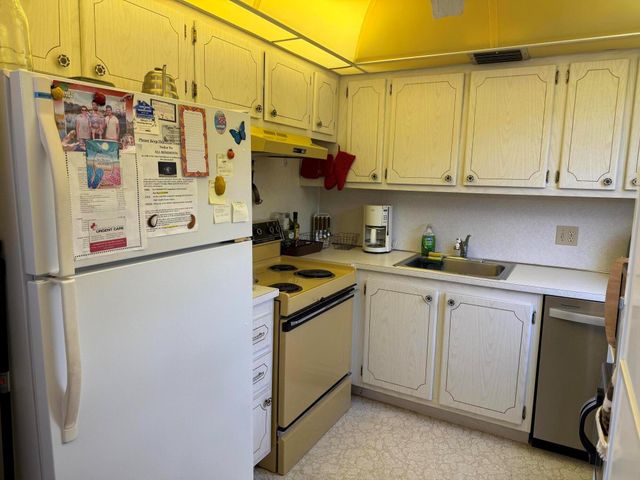 132 Newport I 132, Deerfield Beach, FL 33442