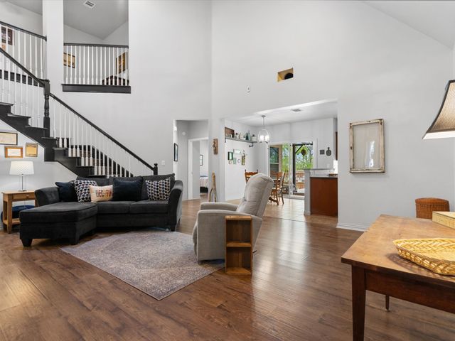 170 Greathouse Village, Decatur, TX 76234