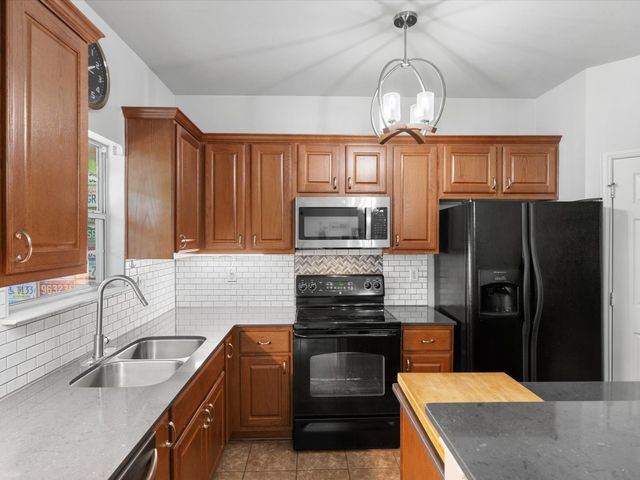 170 Greathouse Village, Decatur, TX 76234