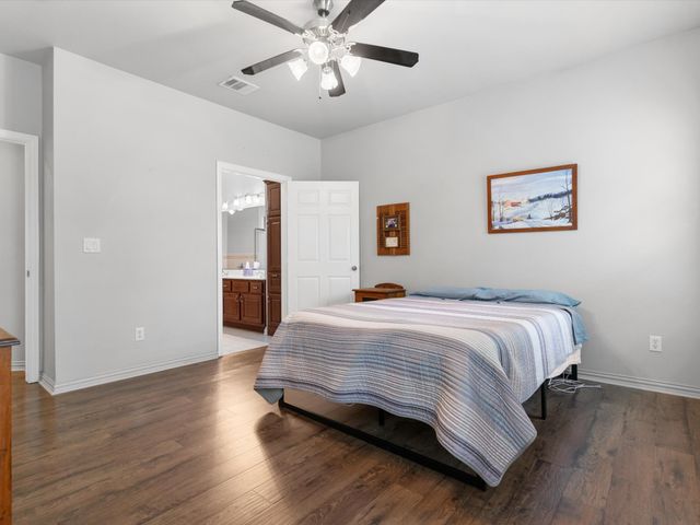 170 Greathouse Village, Decatur, TX 76234
