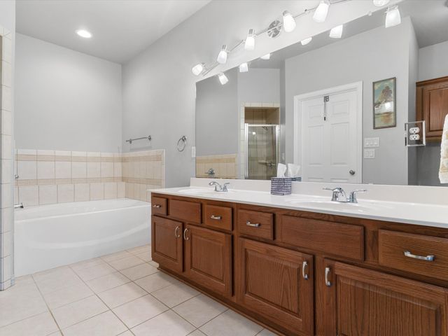 170 Greathouse Village, Decatur, TX 76234