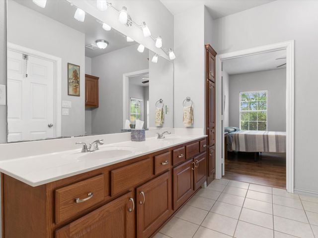 170 Greathouse Village, Decatur, TX 76234