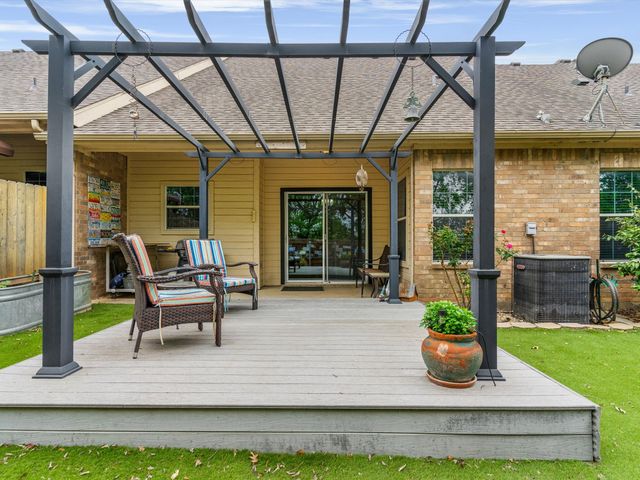 170 Greathouse Village, Decatur, TX 76234