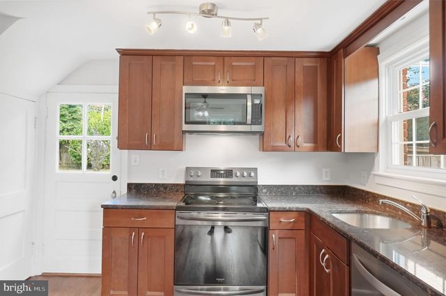 3731 2ND ST S, Arlington, VA 22204