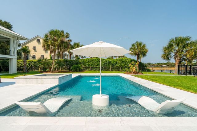 11 Tabby Lane, Isle Of Palms, SC 29451