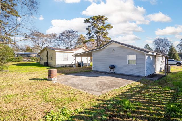 276 S Center Street, Rossville, GA 30741