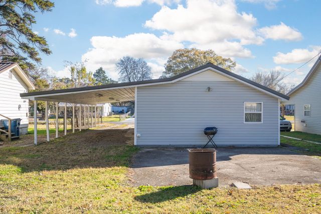 276 S Center Street, Rossville, GA 30741
