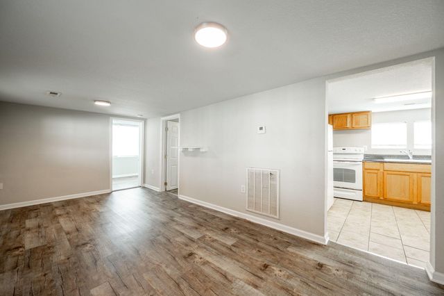 276 S Center Street, Rossville, GA 30741