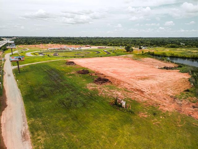 3001 S Interstate Drive, Norman, OK 73072