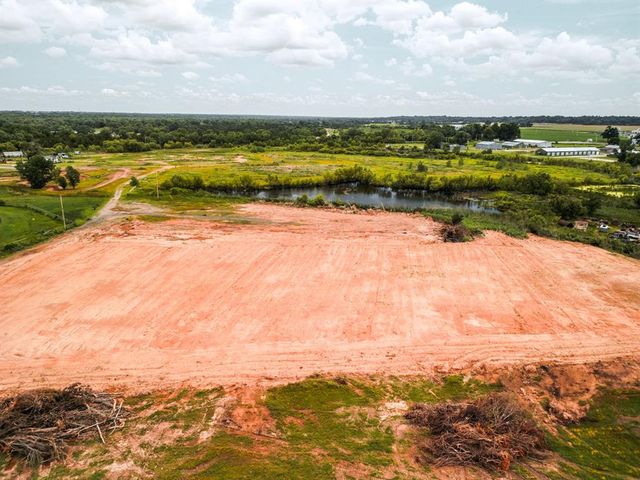 3001 S Interstate Drive, Norman, OK 73072