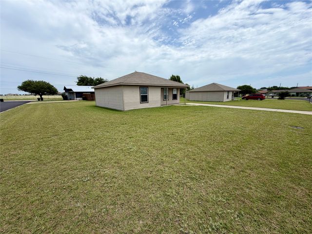 1708 Overland Drive, Cleburne, TX 76033