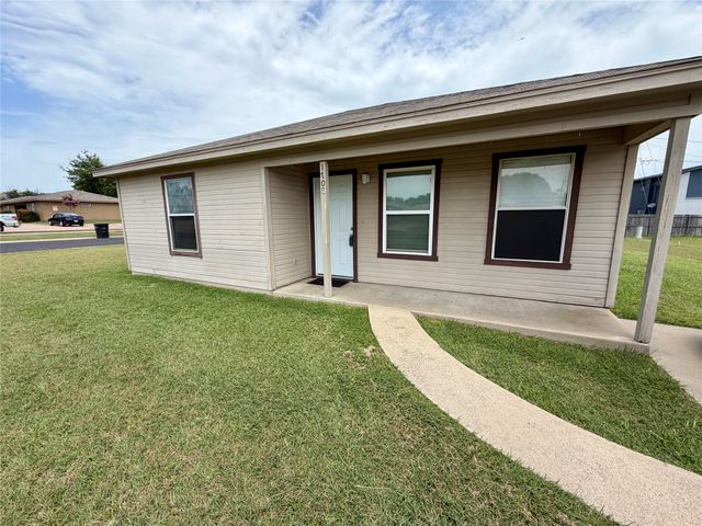 1708 Overland Drive, Cleburne, TX 76033