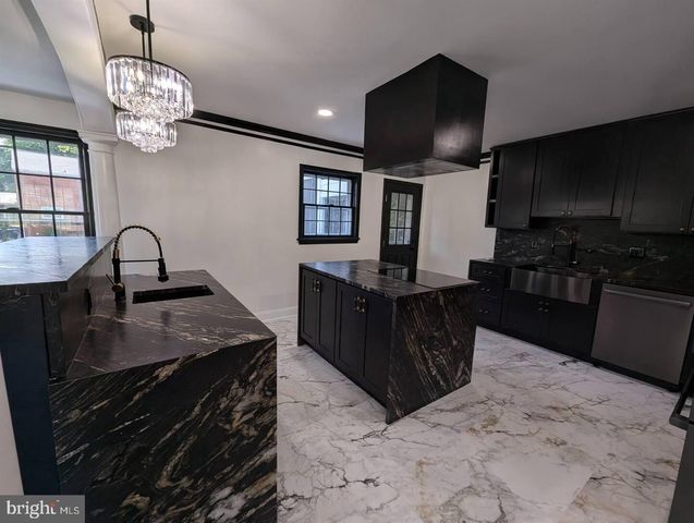 2208 WAKEFIELD ST, Alexandria, VA 22308