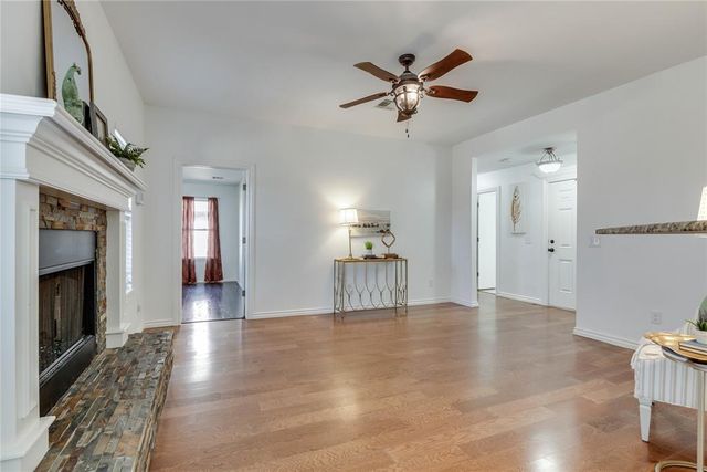 202 N Westminster Way, Mustang, OK 73064