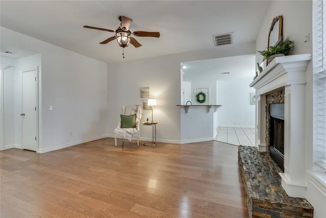 202 N Westminster Way, Mustang, OK 73064