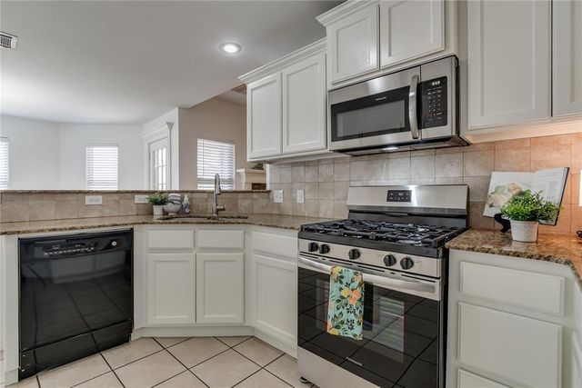 202 N Westminster Way, Mustang, OK 73064