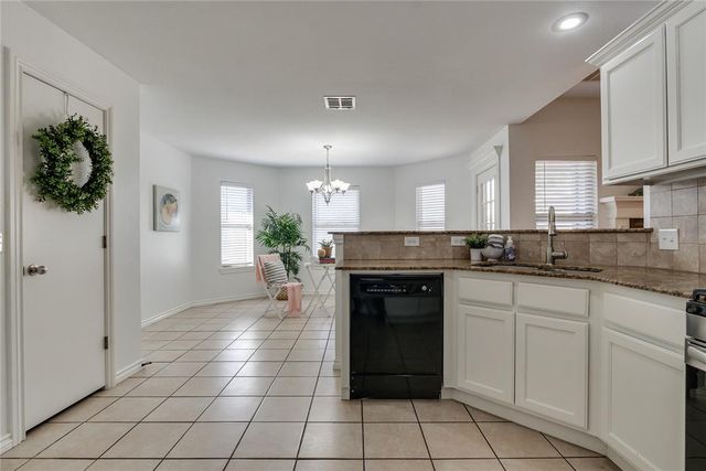 202 N Westminster Way, Mustang, OK 73064