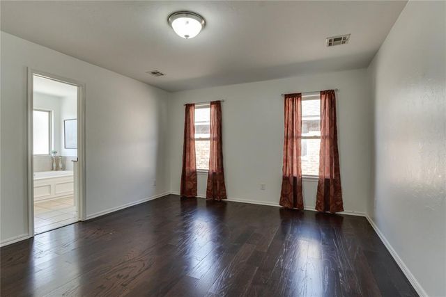 202 N Westminster Way, Mustang, OK 73064