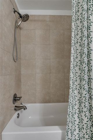 202 N Westminster Way, Mustang, OK 73064