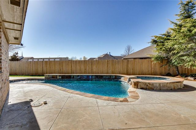 202 N Westminster Way, Mustang, OK 73064