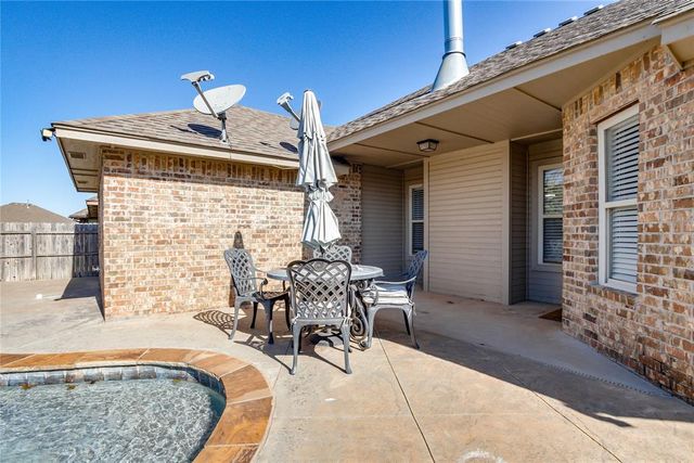 202 N Westminster Way, Mustang, OK 73064