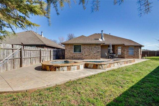 202 N Westminster Way, Mustang, OK 73064