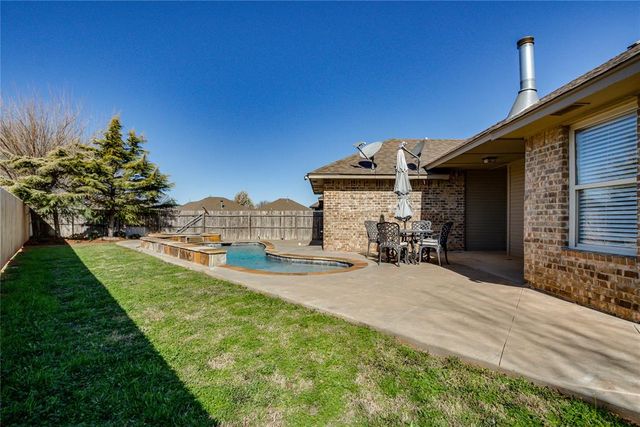 202 N Westminster Way, Mustang, OK 73064
