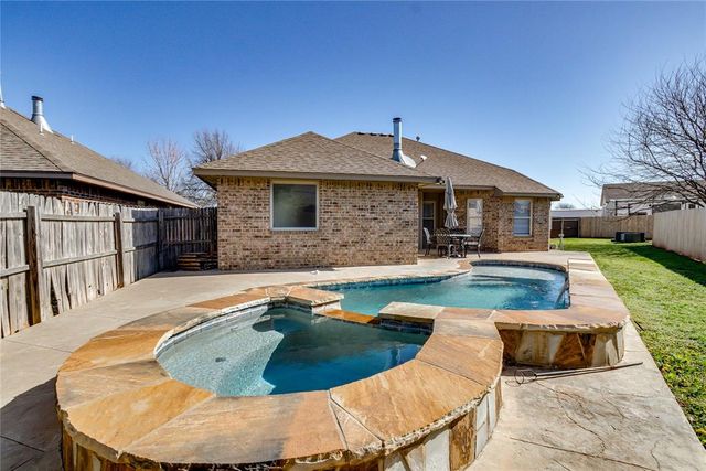 202 N Westminster Way, Mustang, OK 73064