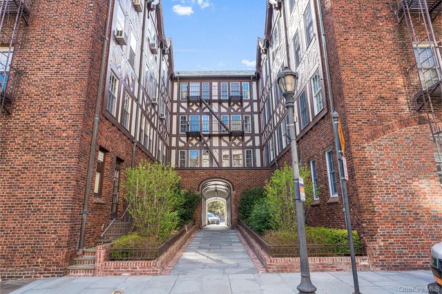 26 E Parkway 14A, Scarsdale, NY 10583