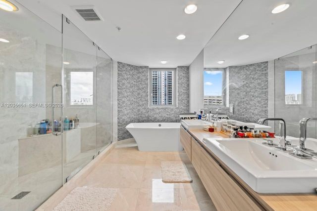 17111 Biscayne Boulevard 503, North Miami Beach, FL 33160