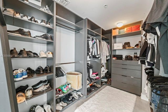 17111 Biscayne Boulevard 503, North Miami Beach, FL 33160