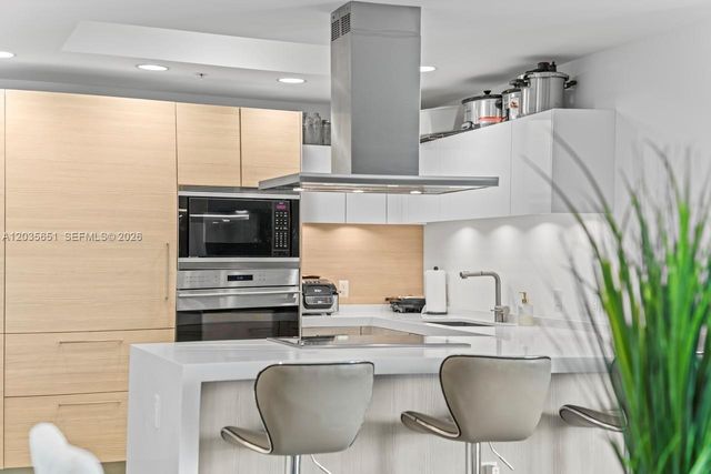 17111 Biscayne Boulevard 503, North Miami Beach, FL 33160