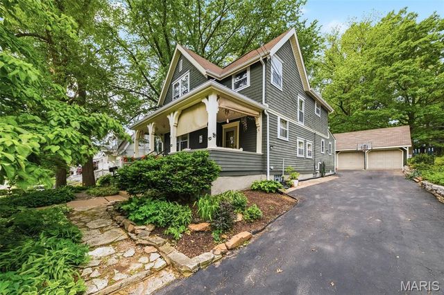 145 N Clay Avenue, St Louis, MO 63135
