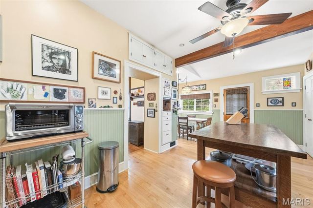 145 N Clay Avenue, St Louis, MO 63135