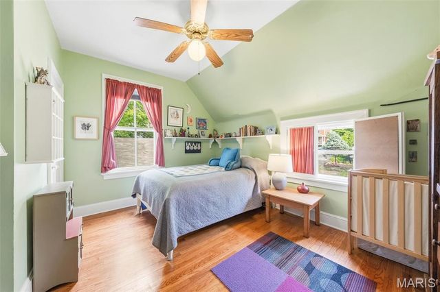 145 N Clay Avenue, St Louis, MO 63135