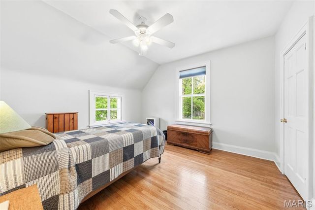 145 N Clay Avenue, St Louis, MO 63135