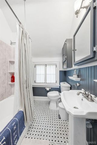 145 N Clay Avenue, St Louis, MO 63135