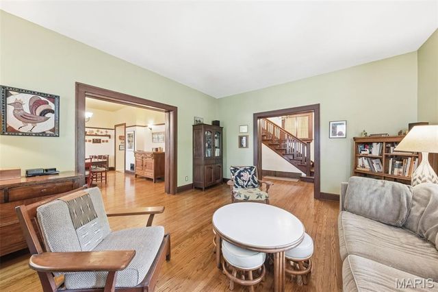 145 N Clay Avenue, St Louis, MO 63135
