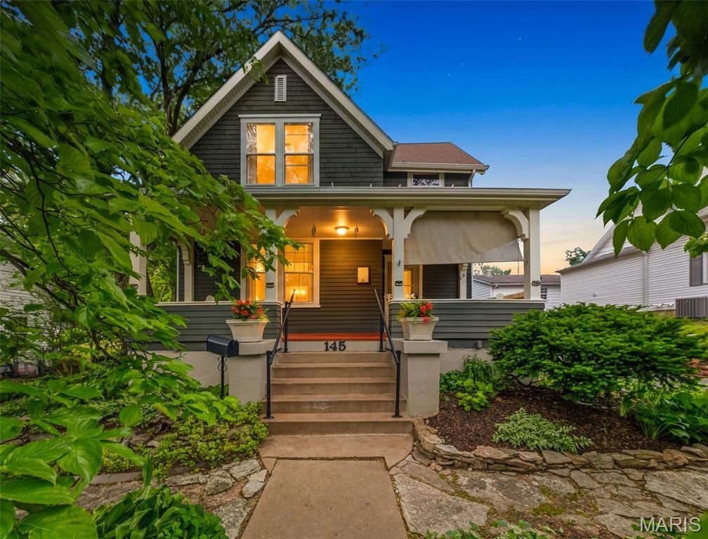 145 N Clay Avenue, St Louis, MO 63135