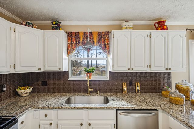 524 Willie Jarvis Rd, Sparta, TN 38583