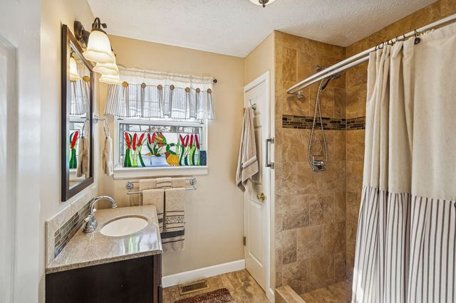 524 Willie Jarvis Rd, Sparta, TN 38583