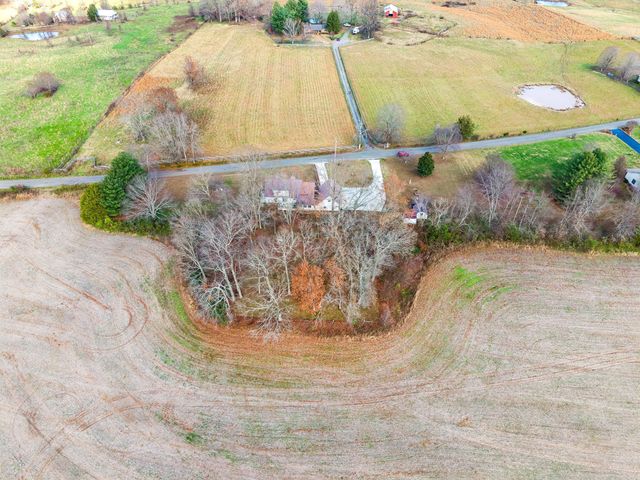 524 Willie Jarvis Rd, Sparta, TN 38583