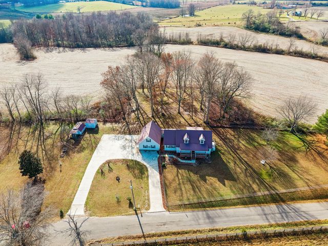 524 Willie Jarvis Rd, Sparta, TN 38583