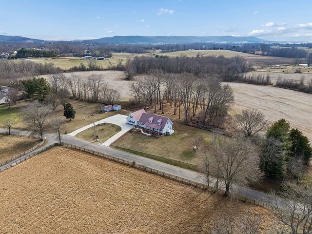 524 Willie Jarvis Rd, Sparta, TN 38583