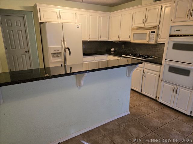 7804 N 117th East East Avenue, Owasso, OK 74055