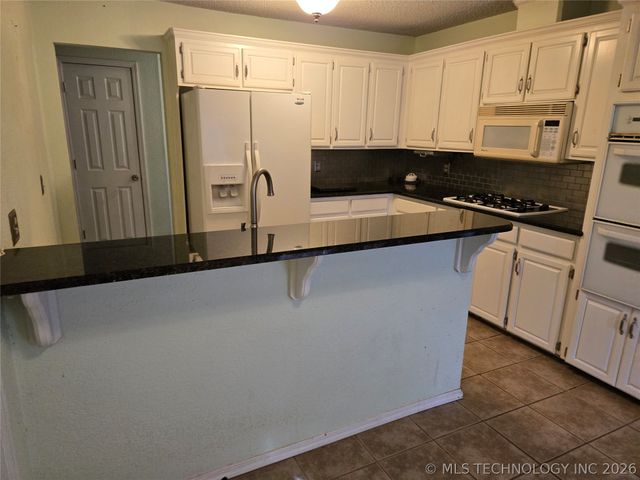 7804 N 117th East East Avenue, Owasso, OK 74055