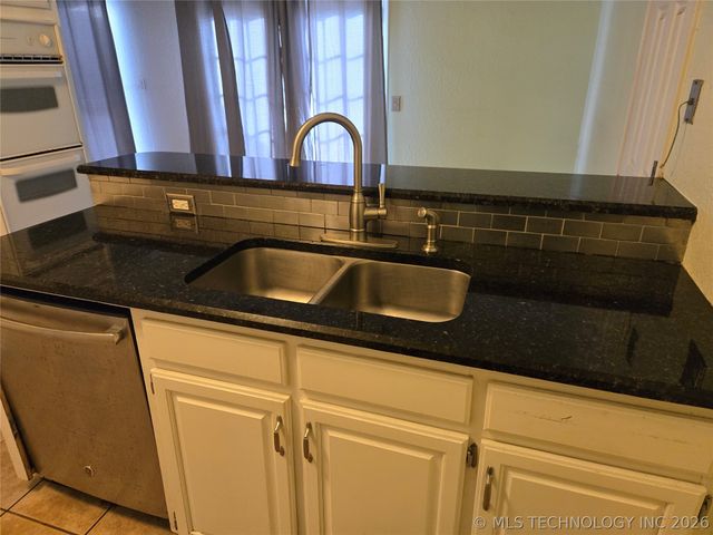 7804 N 117th East East Avenue, Owasso, OK 74055