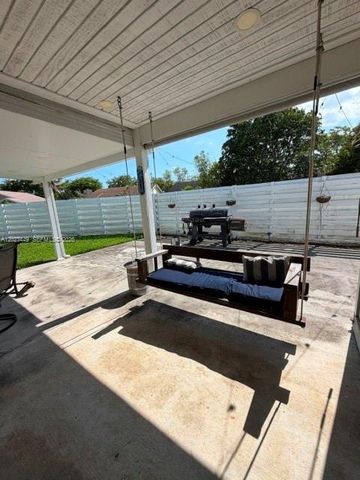 14552 SW 142nd Pl 14552, Miami, FL 33186