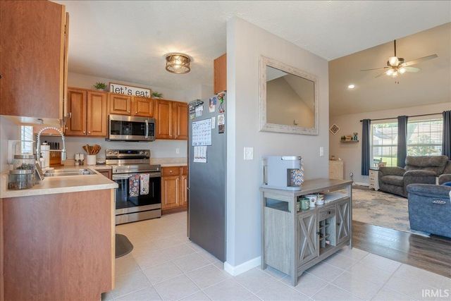 10614 Tecumseh Drive, Newburgh, IN 47630